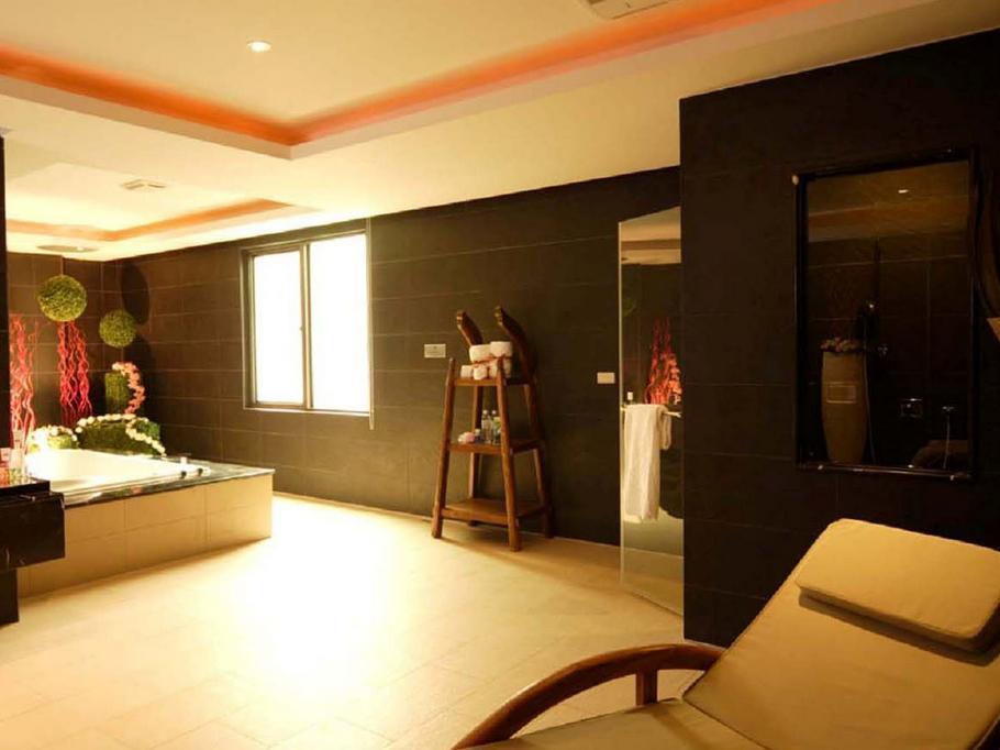 R7 Hotel Kaohsiung Esterno foto