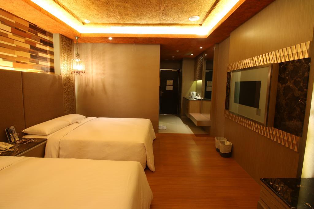R7 Hotel Kaohsiung Esterno foto