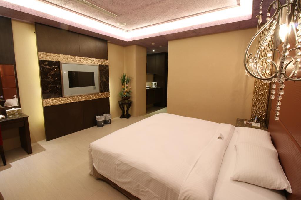 R7 Hotel Kaohsiung Esterno foto